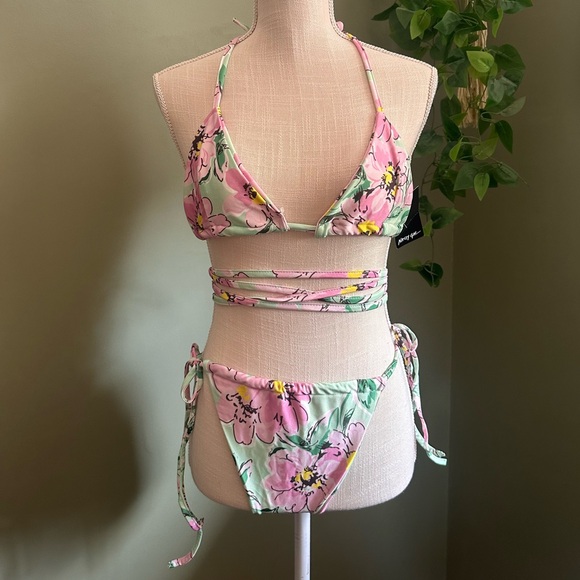 NEW NastyGal Floral Print 3 pc Bikini Set - Picture 1 of 7